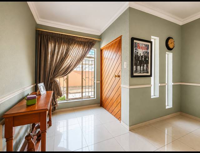 3 BEDROOM TOWNHOUSE FOR SALE IN THREE RIVERS